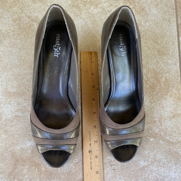 East Fifth Brown Peep Toe Heels - Picture 11 of 13